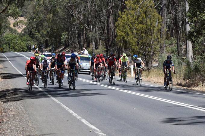 The peloton as Bobridge goes alone from Sulzberger on the other side of the course. Caleb Ewan had just been dropped and about 30seconds behind the peloton. Who's going to chase?