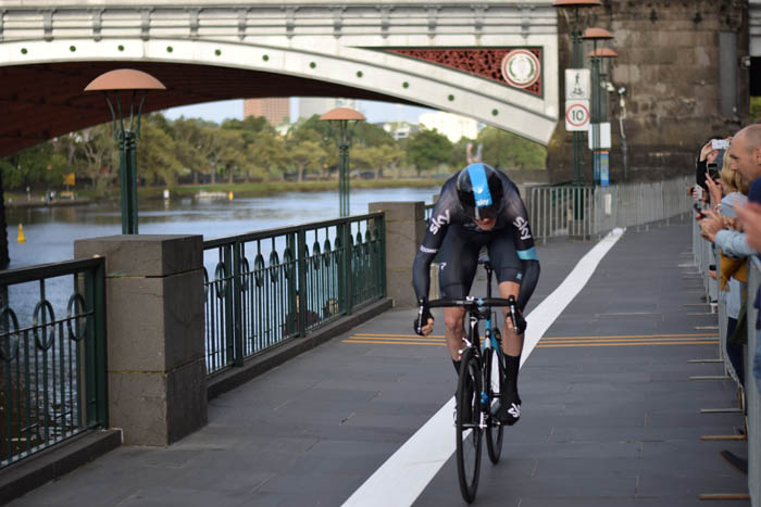 Chris Froome racing the prologue beside the Yarra river